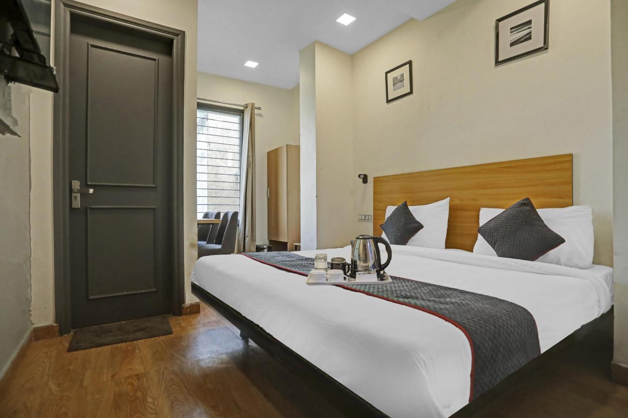 Super Townhouse Mannat Rohini 16 Hotell Delhi  Eksteriør bilde
