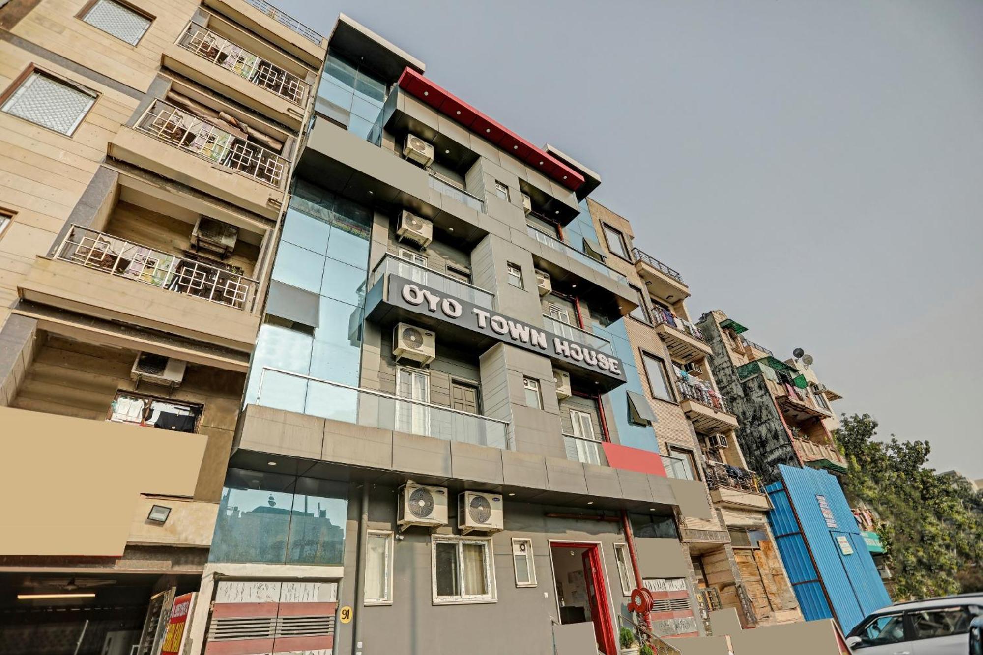 Super Townhouse Mannat Rohini 16 Hotell Delhi  Eksteriør bilde